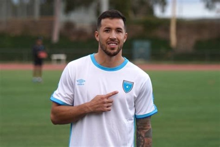 Aaron Herrera biografía, edad, altura, esposo, net worth, familia