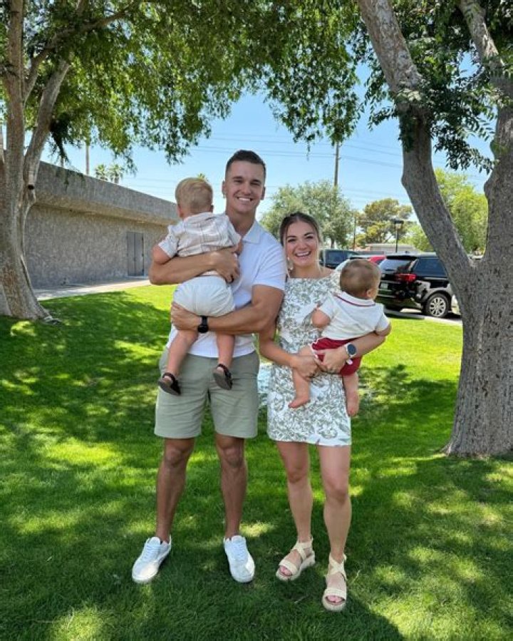 Abby Howard Biography, Age, Height, Husband, Net Worth, Family