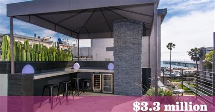 Aber Whitcomb Biography, Age, Height, Wife, Net Worth, Family