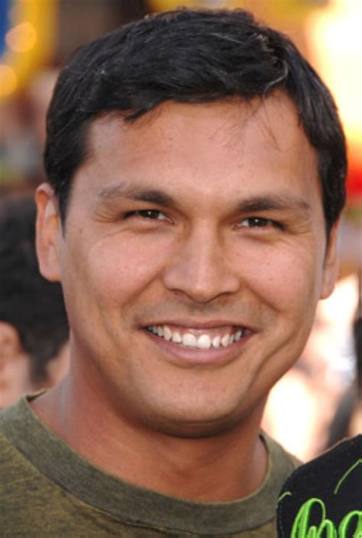 Adam Beach Biography, Age, Height, Wife, Net Worth, Family