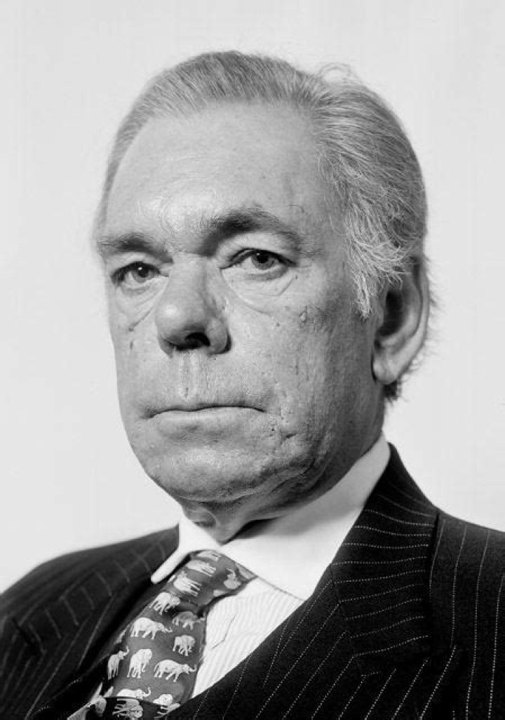 Adrian Palmer, 4th Baron Palmer Biography, Age, Height, Wife, Net Worth, Family