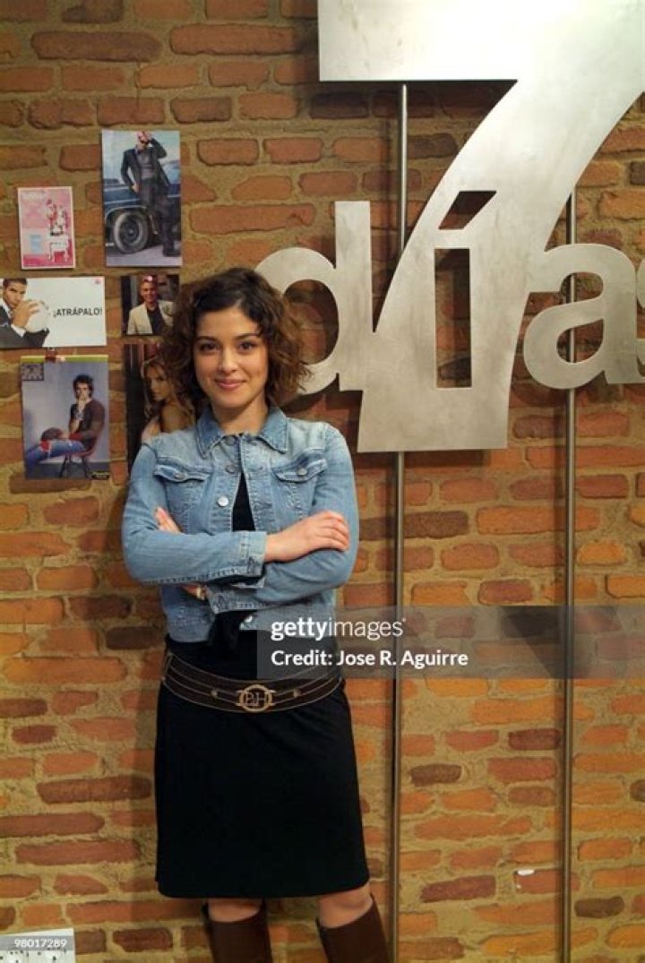 Aida de la Cruz Biography, Age, Height, Husband, Net Worth, Family