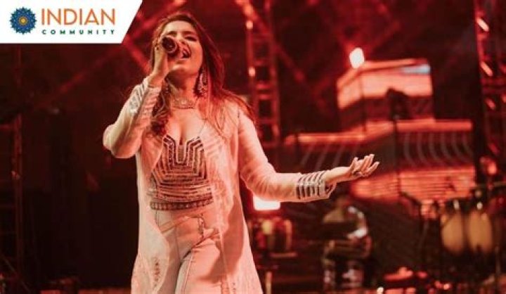 Aishwarya Majmudar Biography, Age, Height, Husband, Net Worth, Family