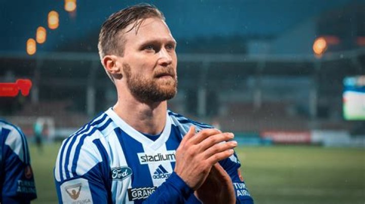 Akseli Pelvas Biography, Age, Height, Wife, Net Worth, Family