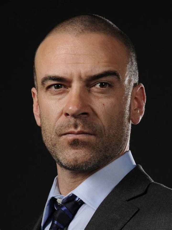 Alan van Sprang Biography, Age, Height, Wife, Net Worth, Family