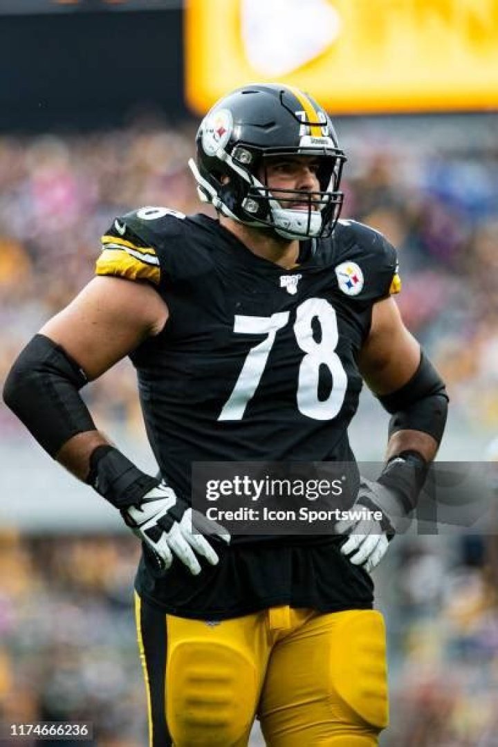 Alejandro Villanueva Biography, Age, Height, Wife, Net Worth, Family