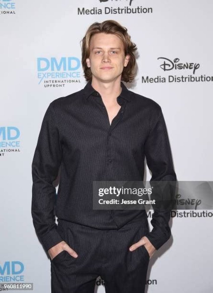 Alex Saxon Biography, Age, Height, Wife, Net Worth, Family