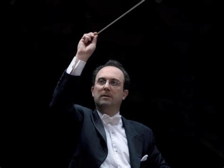 Alexander Joel Biography, Age, Height, Wife, Net Worth, Family