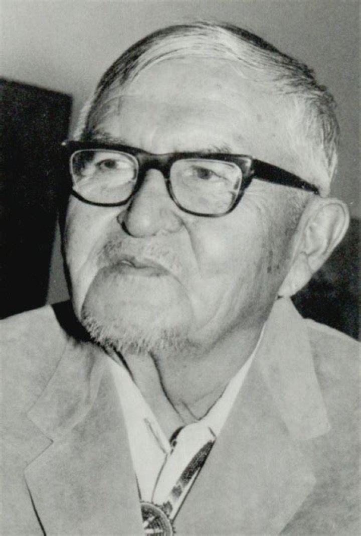 Allan Houser Biography, Age, Height, Wife, Net Worth and Family