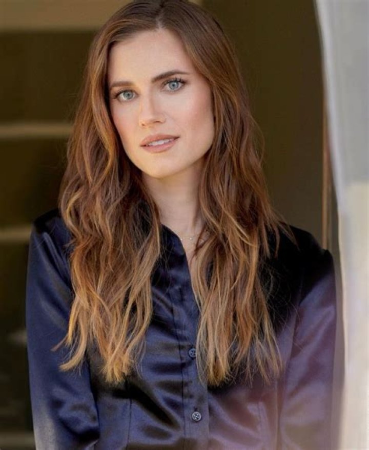 Allison Williams Biography, Age, Height, Husband, Net Worth, Family
