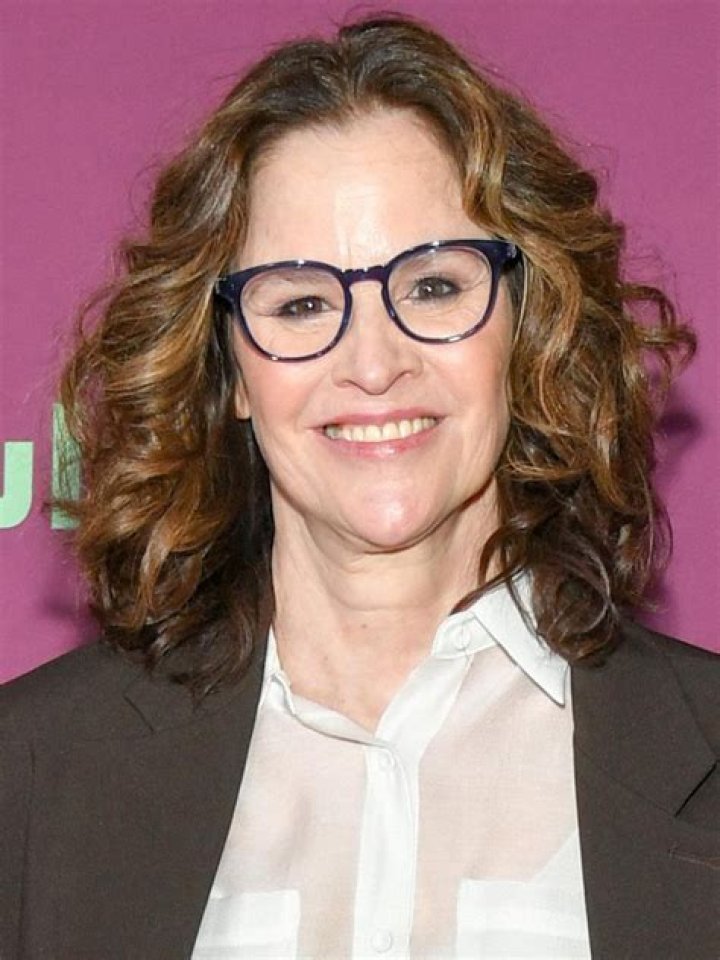 Ally Sheedy Biography, Age, Height, Husband, Net Worth, Family