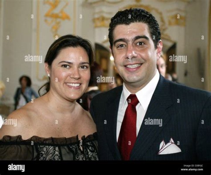 Alvaro Domingo Biography, Age, Height, Wife, Net Worth, Family