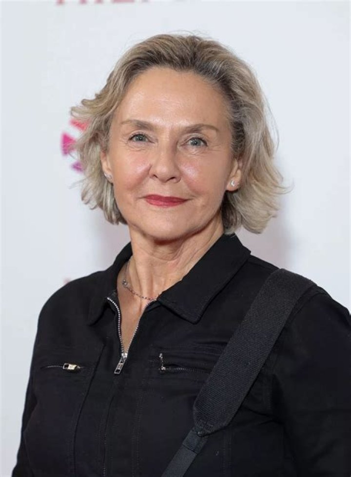 Amanda Burton Biography, Age, Height, Husband, Net Worth, Family