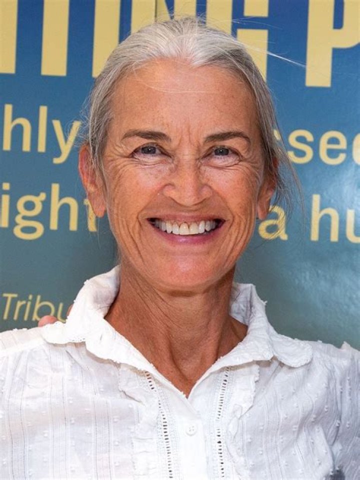 Amanda Pays Biography, Age, Height, Husband, Net Worth, Family