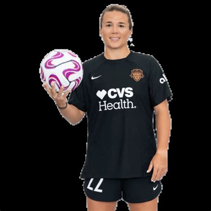 Amber Brooks Biography, Age, Height, Husband, Net Worth, Family