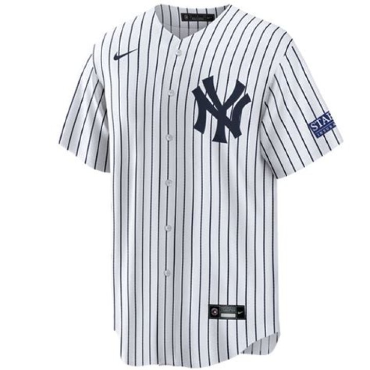 Amed Rosario Biography, Age, Height, Wife, Net Worth, Family