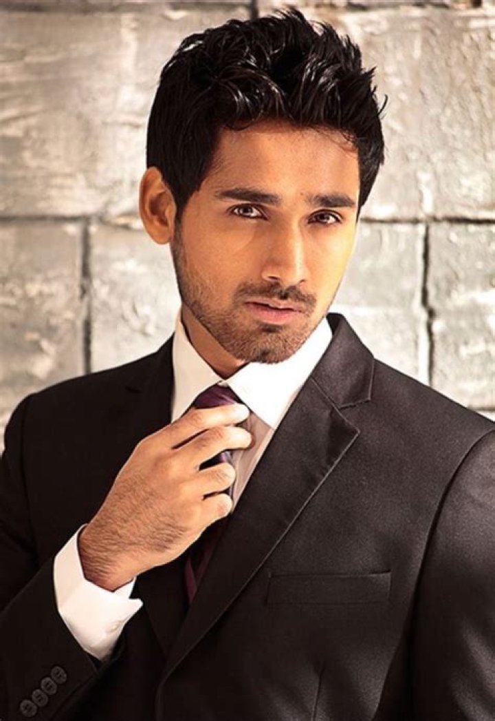 Amitash Pradhan Biography, Age, Height, Wife, Net Worth, Family