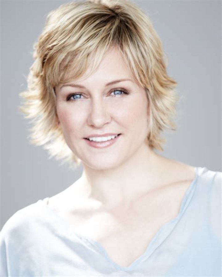 Amy Carlson Biography, Age, Height, Husband, Net Worth, Family