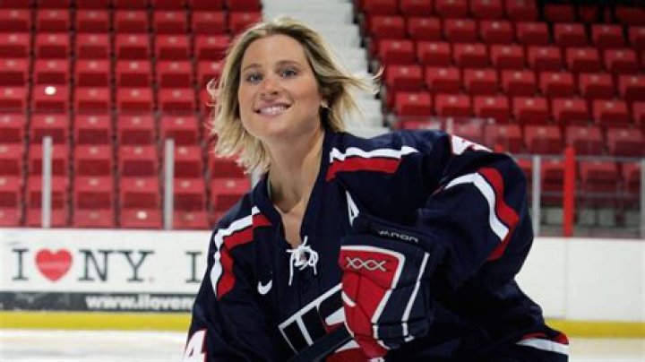 Angela Ruggiero Biography, Age, Height, Husband, Net Worth, Family