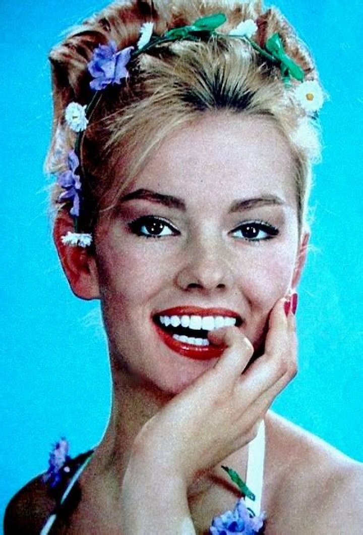 Anny Nelsen Biography, Age, Height, Husband, Net Worth, Family