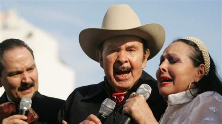 Antonio Aguilar, hijo biografía, edad, altura, esposo, net worth, familia