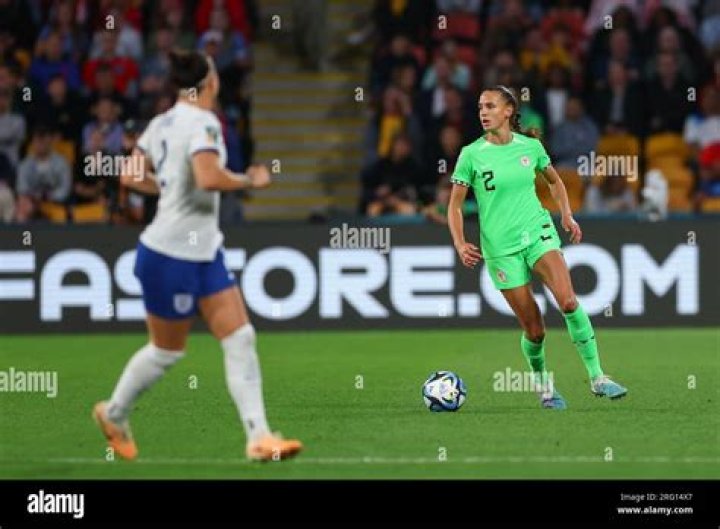 Ashleigh Plumptre Biography, Age, Height, Husband, Net Worth, Family