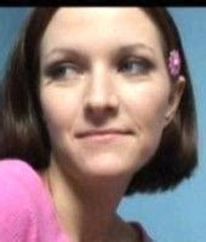 Ashley Cobain Biography, Age, Height, Husband, Net Worth, Family