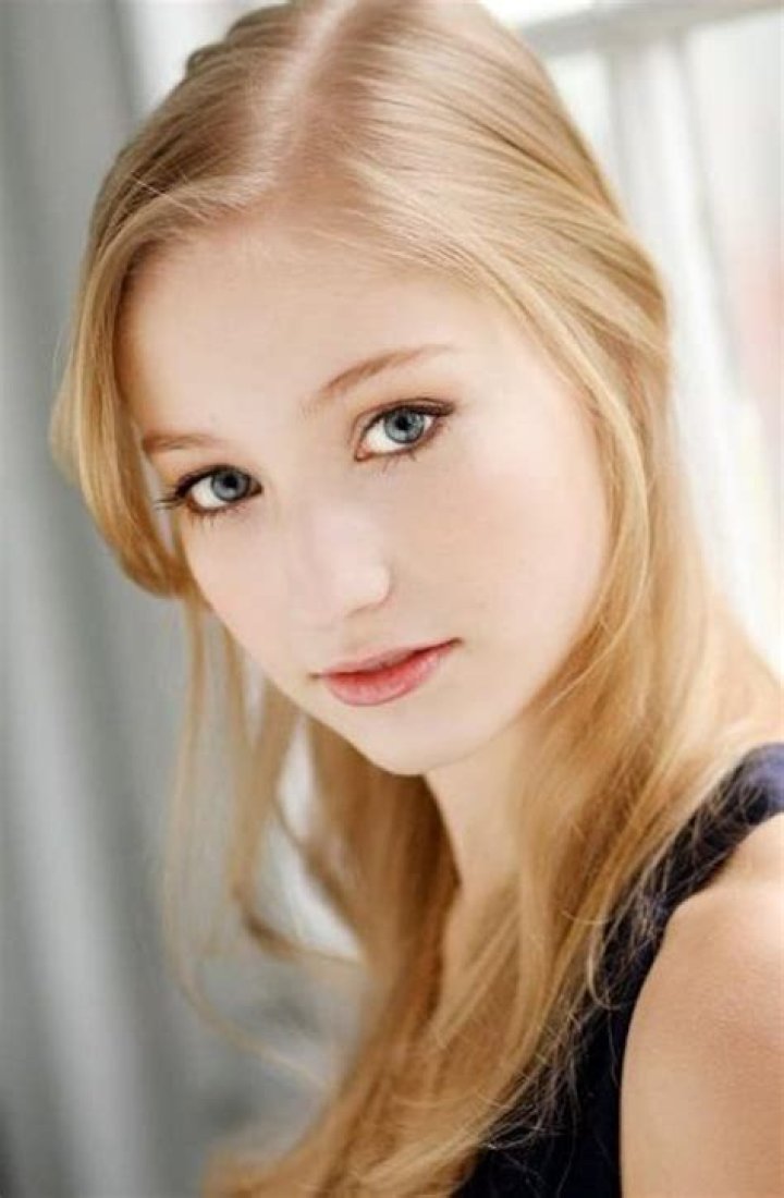 Ashley Hale Biography, Age, Height, Husband, Net Worth, Family