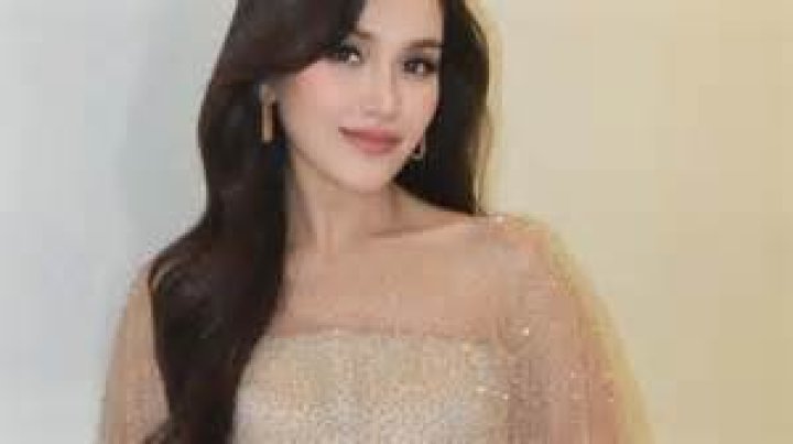 Ayu Ting Ting Biography, Age, Height, Husband, Net Worth, Family