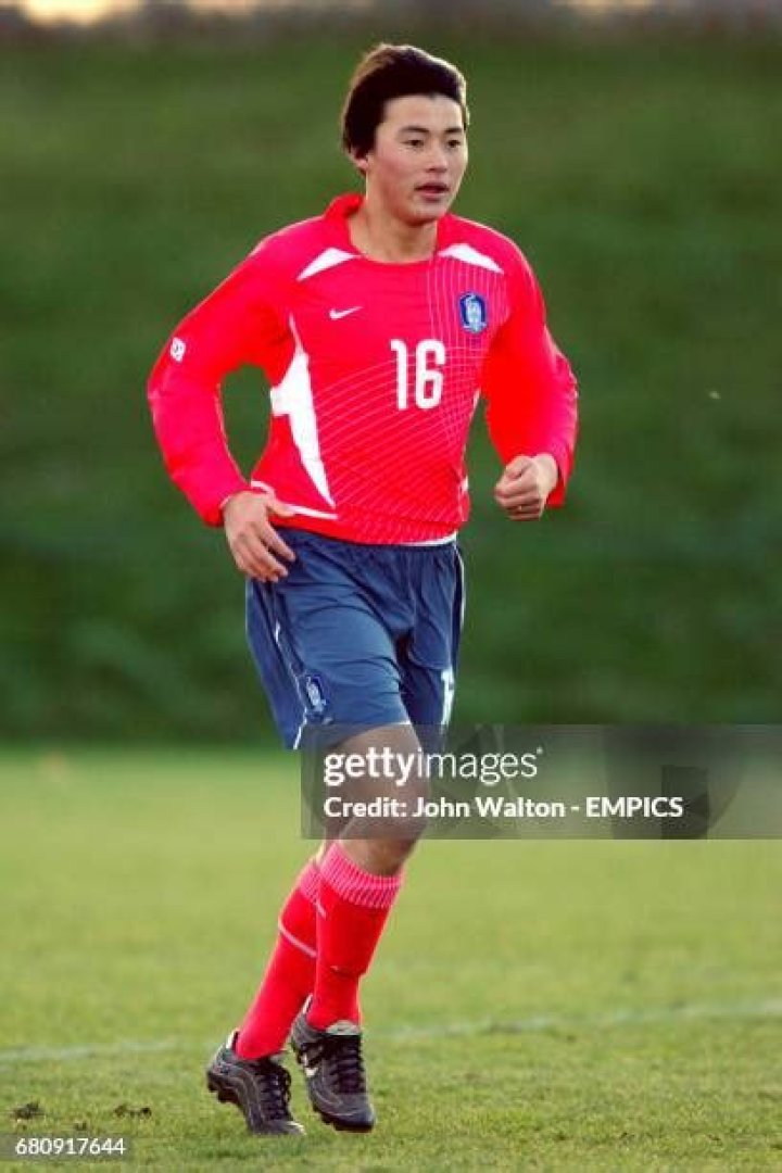 Baek Ji-hoon Biography, Age, Height, Wife, Net Worth, Family