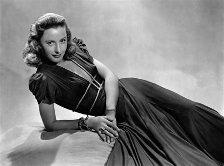 Barbara Stanwyck Biography, Age, Height, Husband, Net Worth, Family