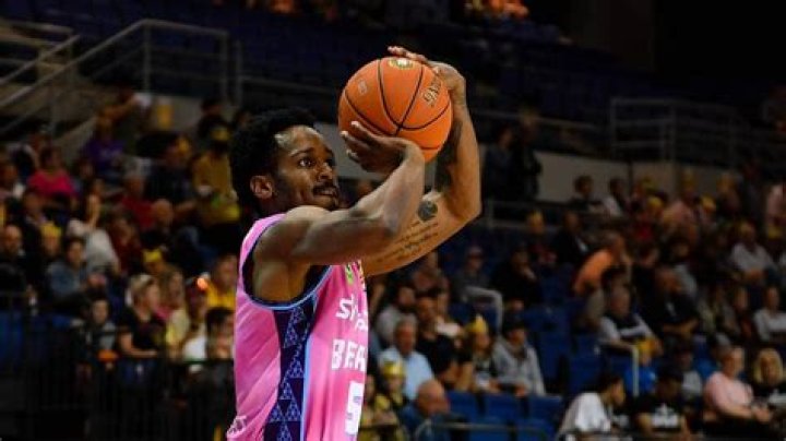 Barry Brown Jr. Biography, Age, Height, Wife, Net Worth, Family