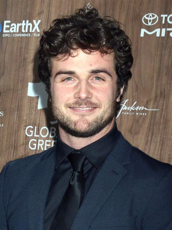 Beau Mirchoff Biography, Age, Height, Wife, Net Worth, Family