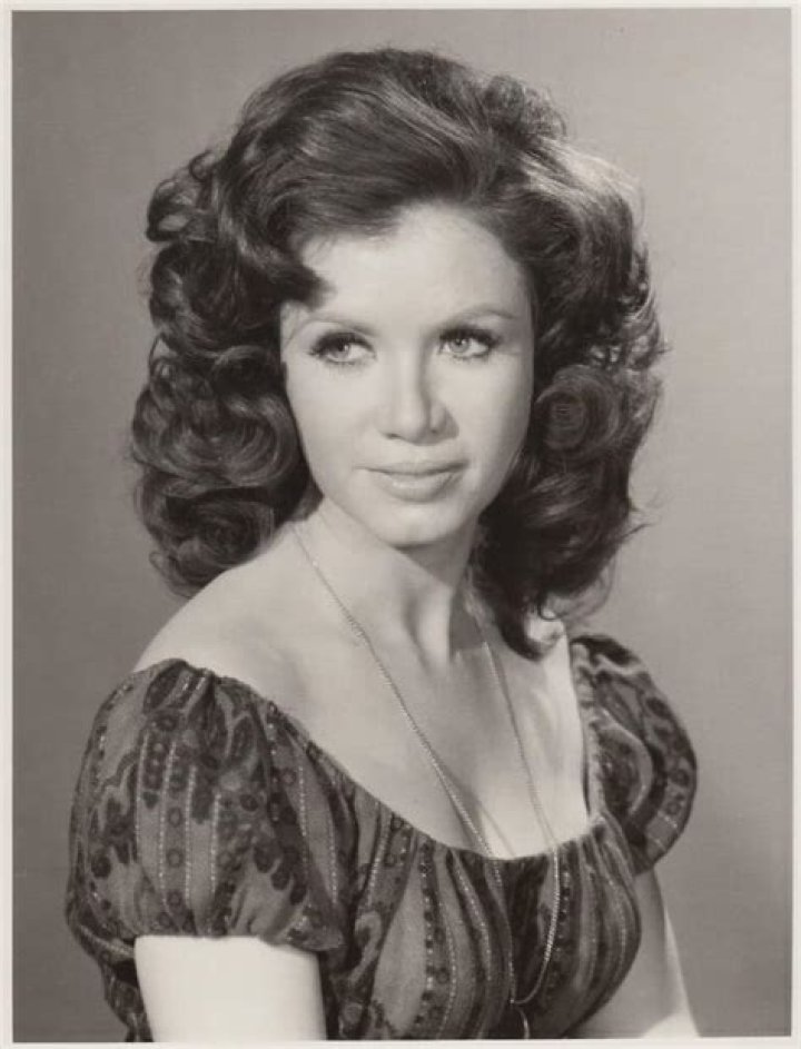 Bennye Gatteys Biography, Age, Height, Husband, Net Worth, Family