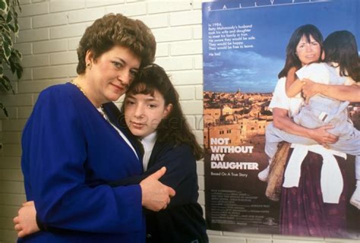 Betty Mahmoody Biography, Age, Height, Husband, Net Worth, Family