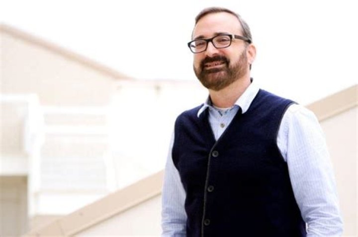 Bill Maurer Biography, Age, Height, Wife, Net Worth, Family