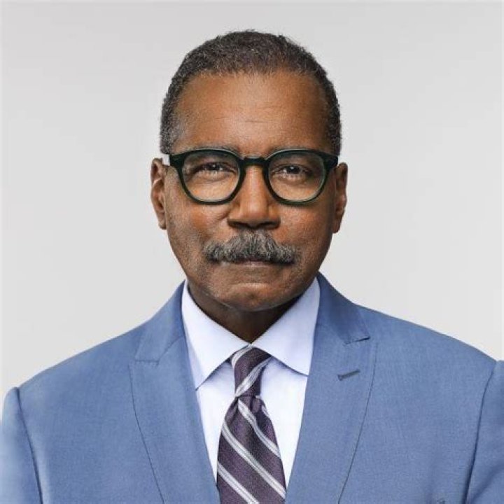 Bill Whitaker Biography, Age, Height, Wife, Net Worth, Family