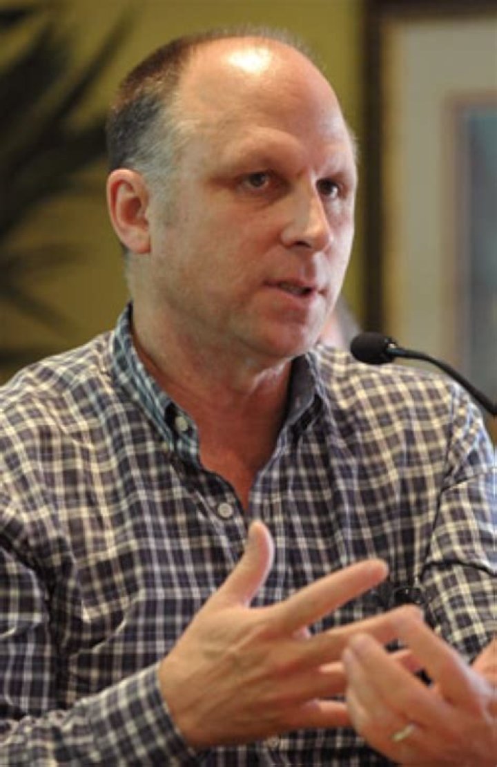 Bob Berney Biography, Age, Height, Wife, Net Worth, Family