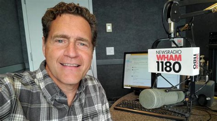 Bob Lonsberry Biography, Age, Height, Wife, Net Worth, Family