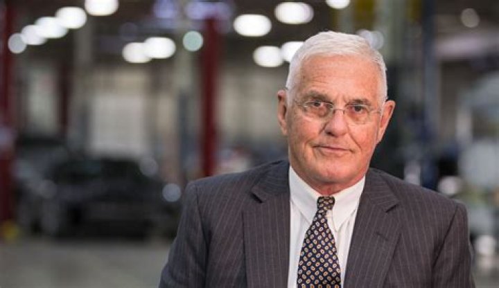 Bob Lutz Biography, Age, Height, Husband, Net Worth, Family