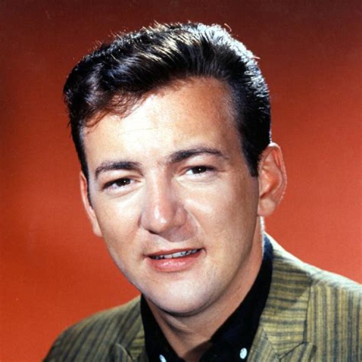 Bobby Darin Biography, Age, Height, Wife, Net Worth, Family
