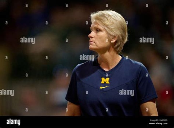 Bonnie Tholl Biography, Age, Height, Husband, Net Worth, Family