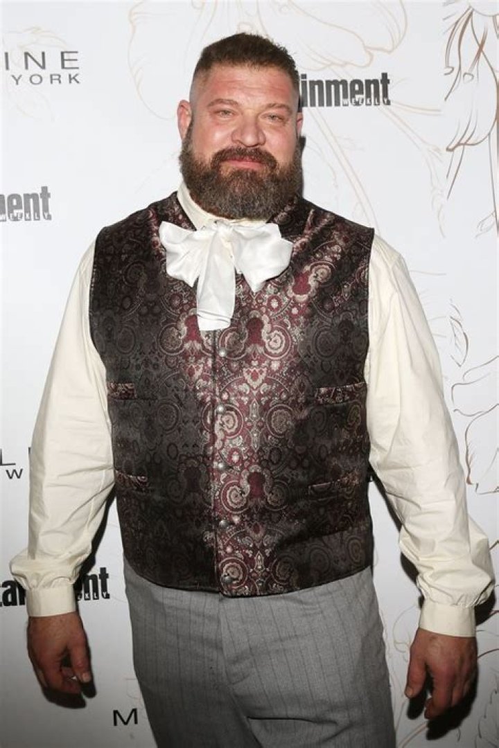 Brad William Henke Biography, Age, Height, Wife, Net Worth, Family