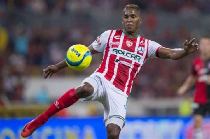 Brayan Beckeles Biography, Age, Height, Wife, Net Worth, Family