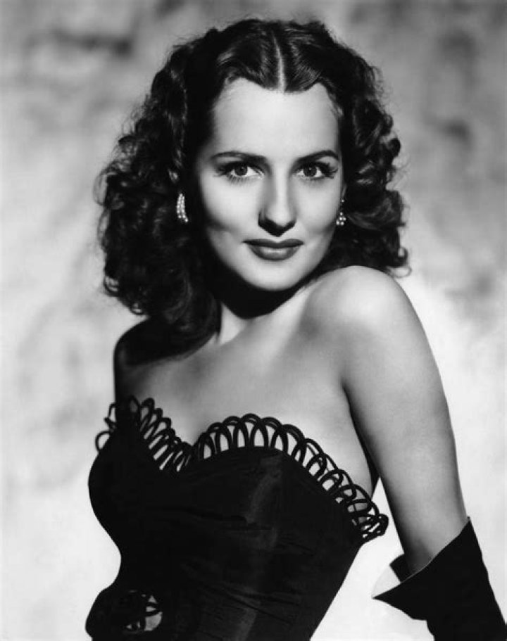 Brenda Marshall Biography, Age, Height, Husband, Net Worth, Family
