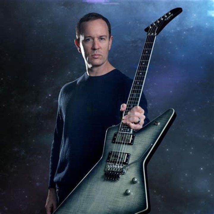Brendon Small biografía, edad, altura, esposo, net worth, familia
