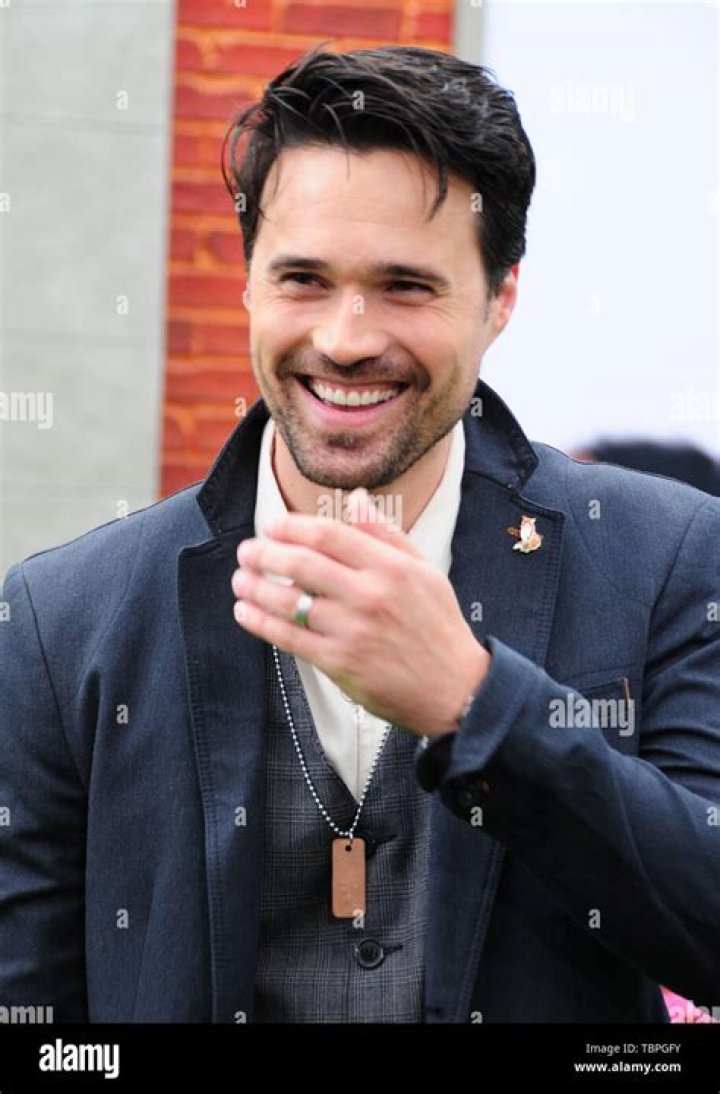 Brett Dalton Biography, Age, Height, Wife, Net Worth, Family