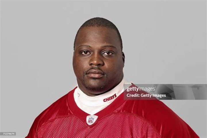 Brian Waters Biography, Age, Height, Wife, Net Worth, Family