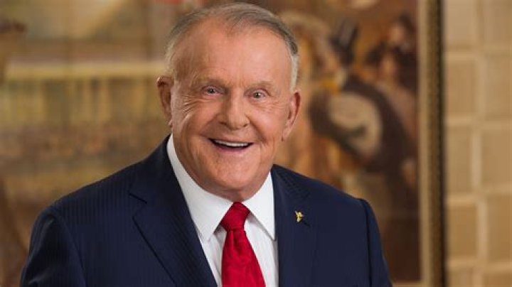 Bruce Halle Biography, Age, Height, Wife, Net Worth and Family