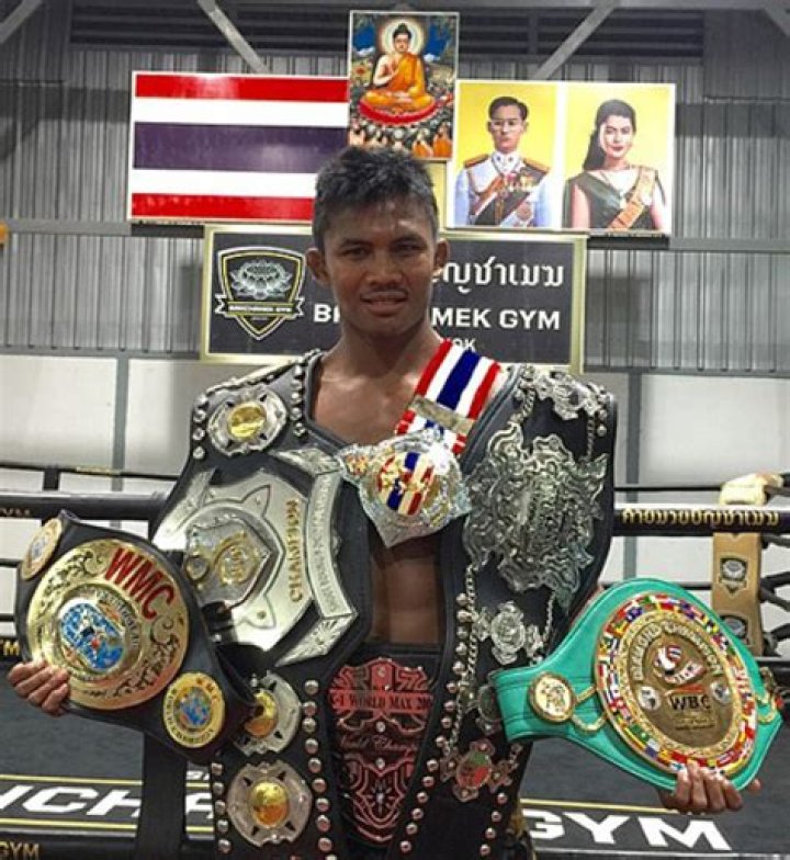 Buakaw Banchamek Biography, Age, Height, Wife, Net Worth, Family